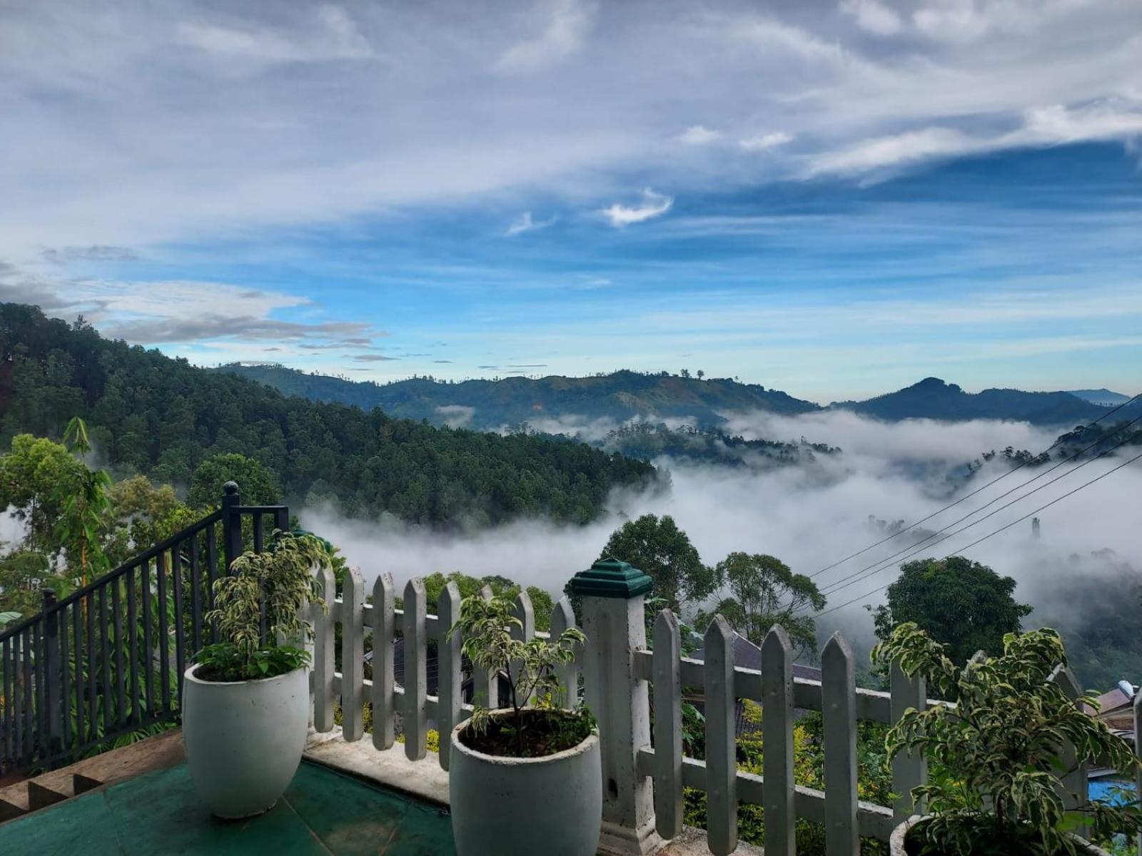 Nine Arch Gap Hotel Ella Bagian luar foto